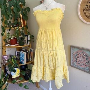 yellow eyelet midi dress 🐥